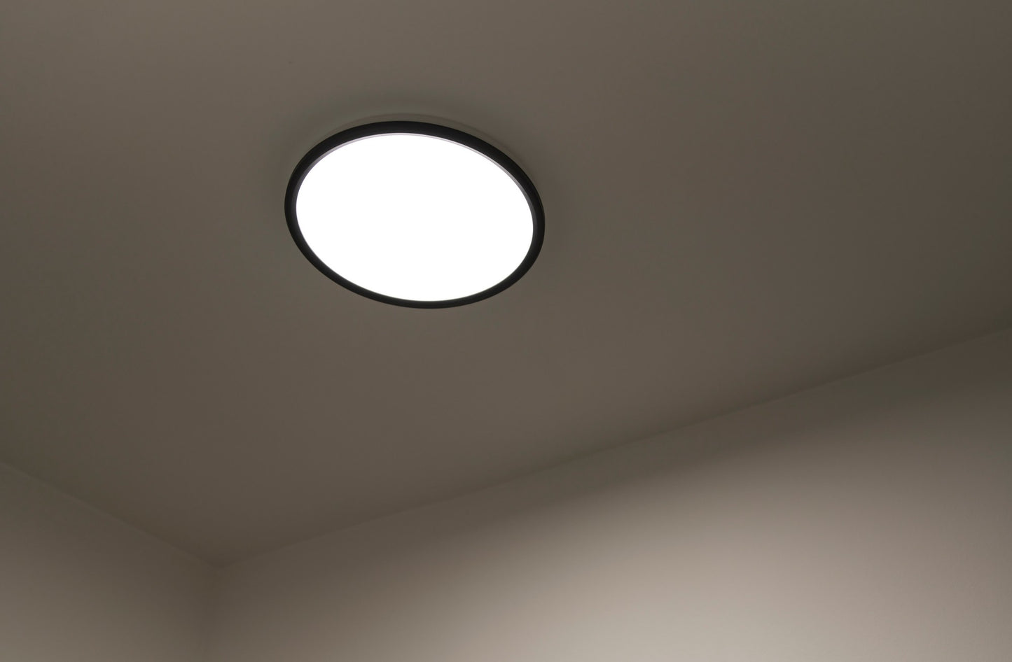Liva Smart Colour - Ceiling light