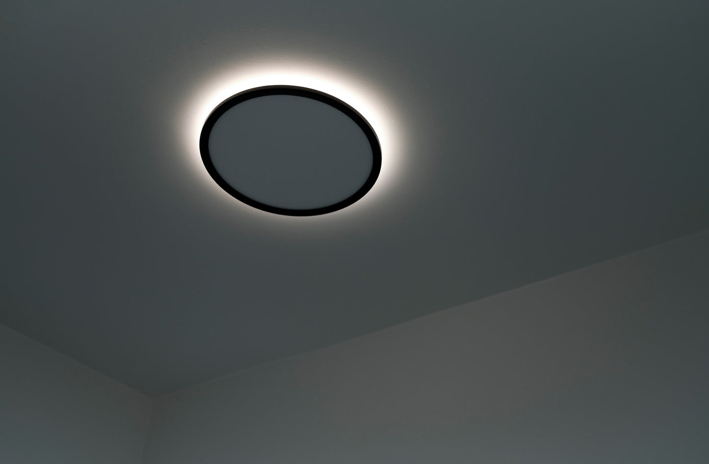Liva Smart Colour - Ceiling light