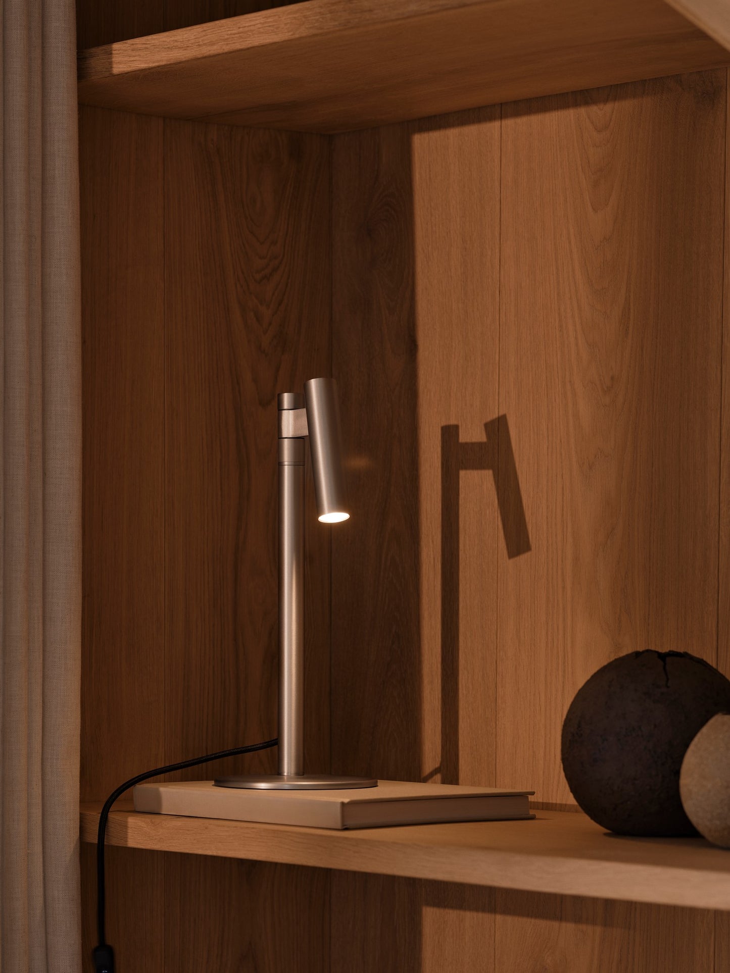 Makoto - Table lamp