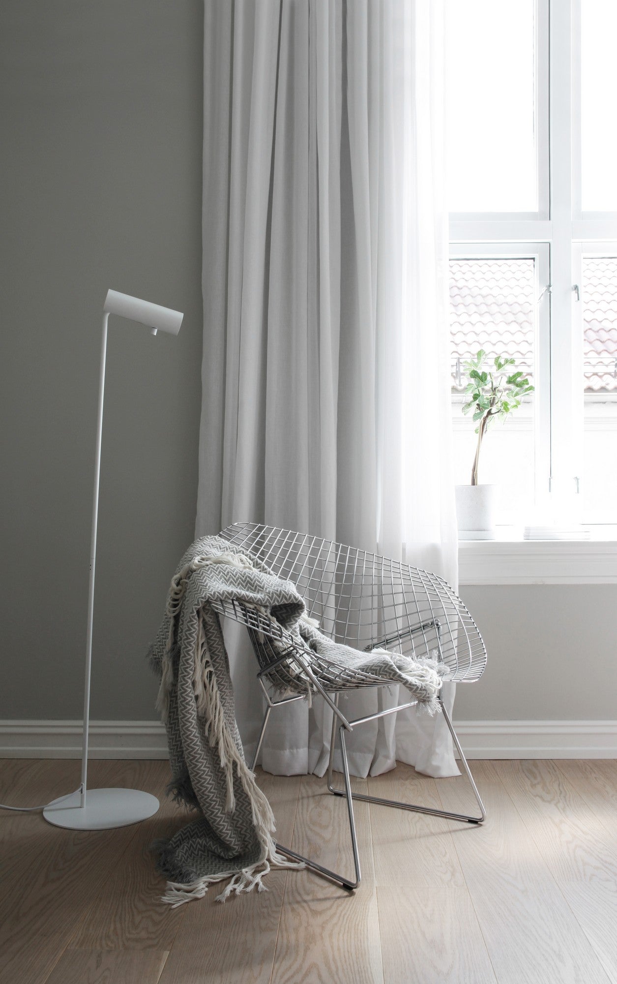 MIB 6 - Floor lamp