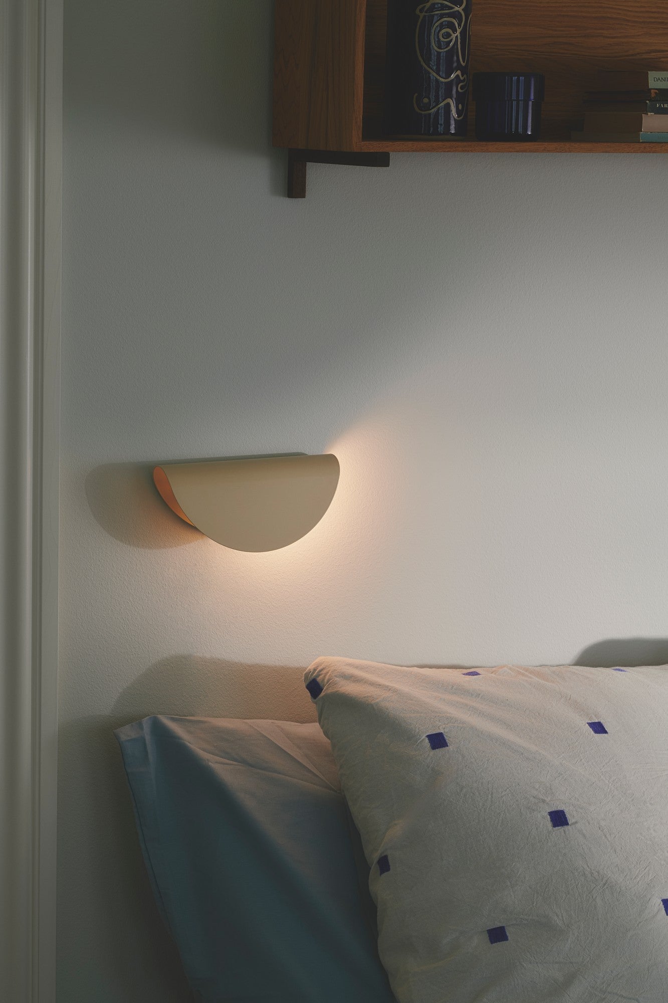Model 2110 - Wall light