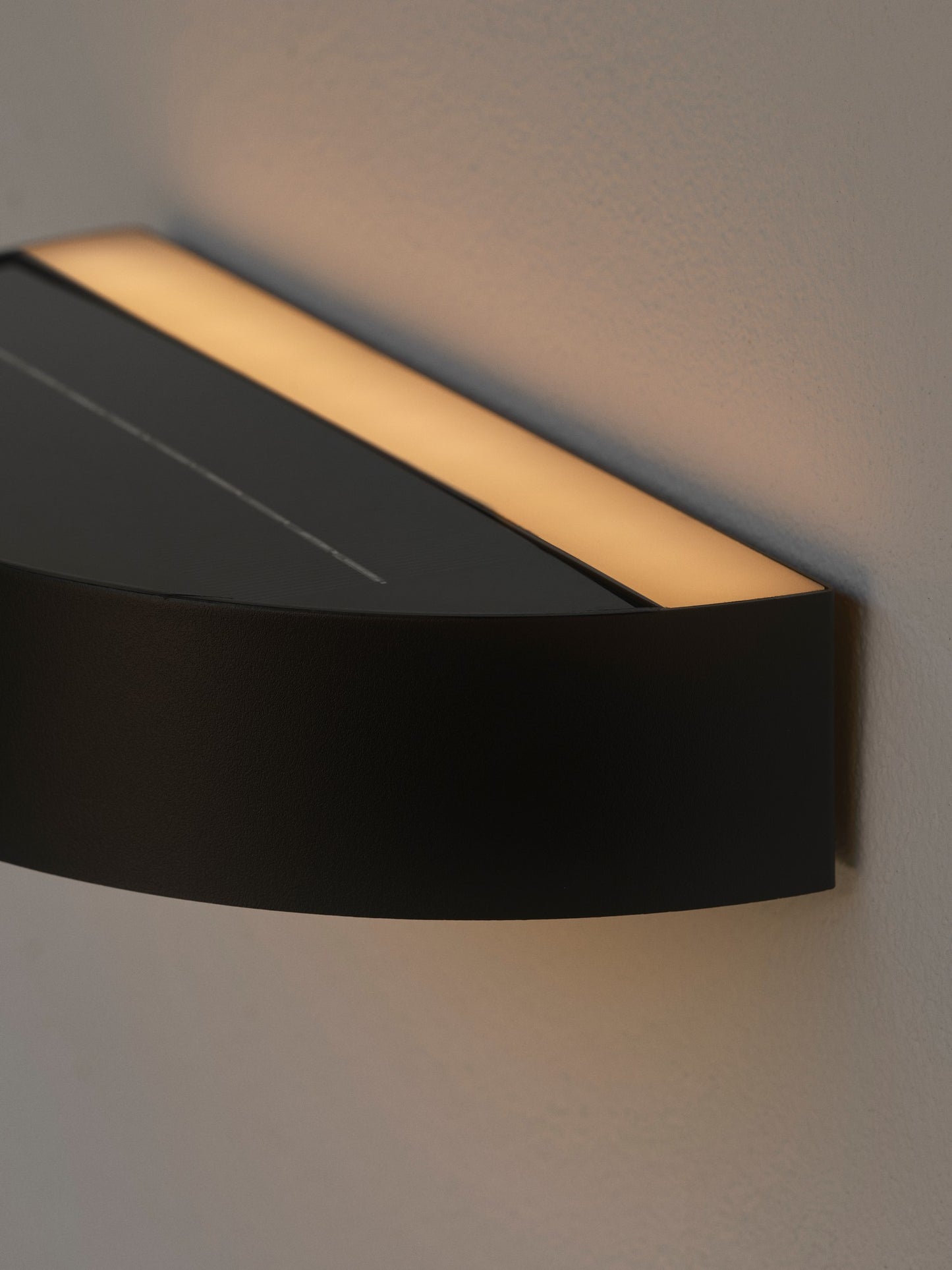 Monay Round Solar - Wall light