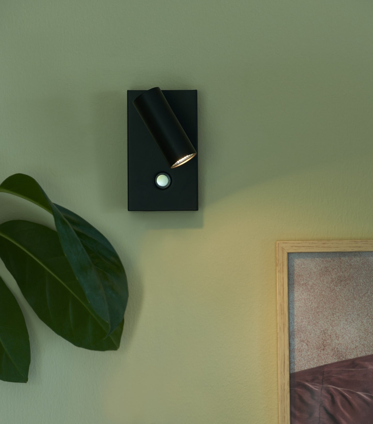 Omari - Wall light