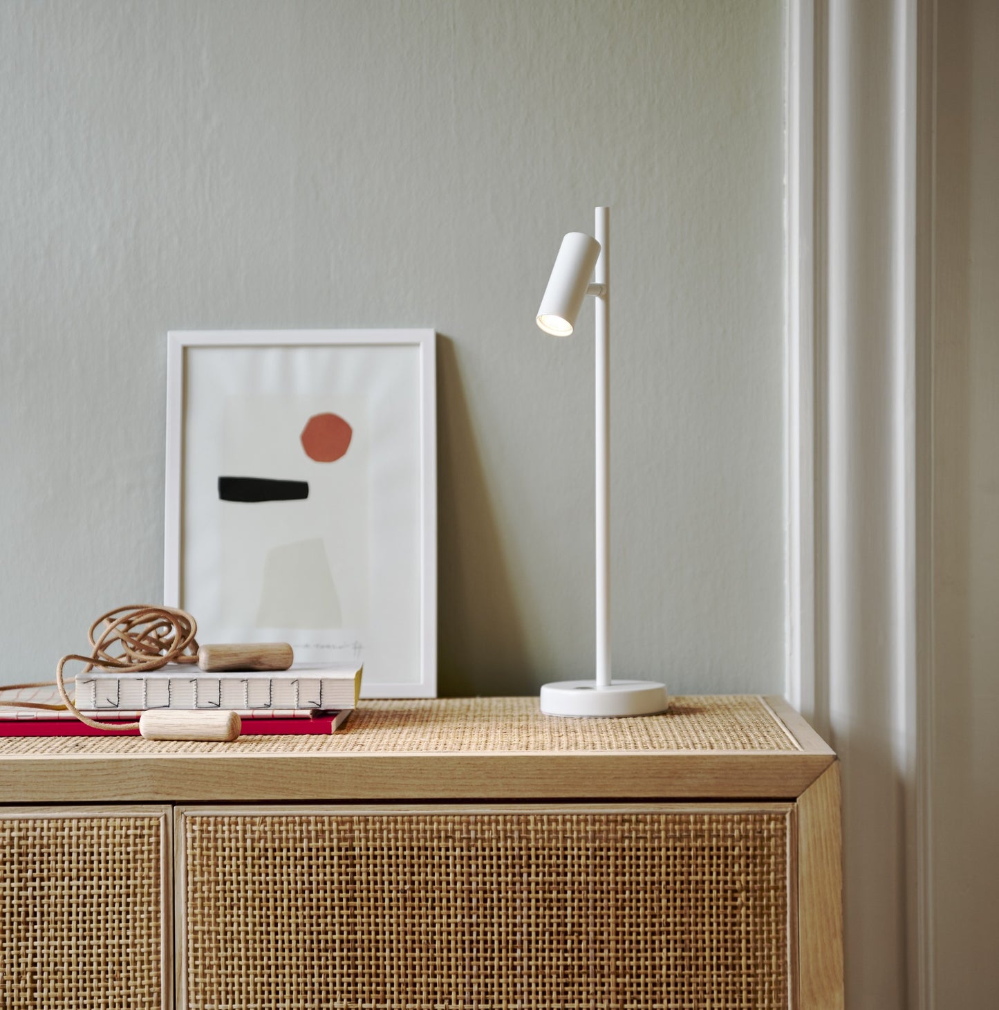 Omari - Table lamp