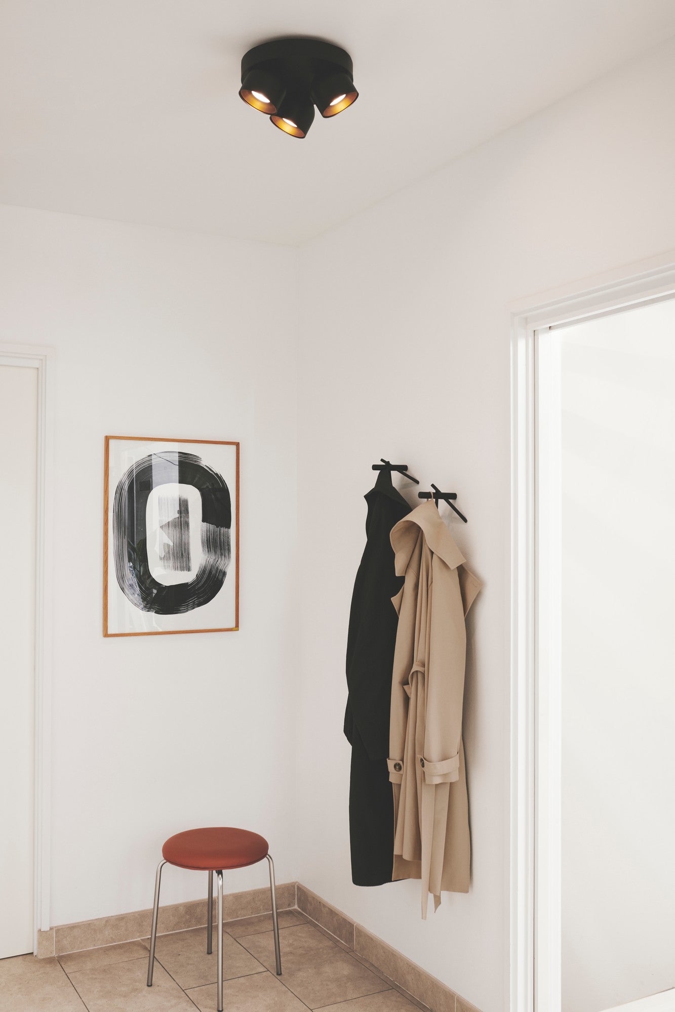 Pitcher 3-Rondel - Spot light