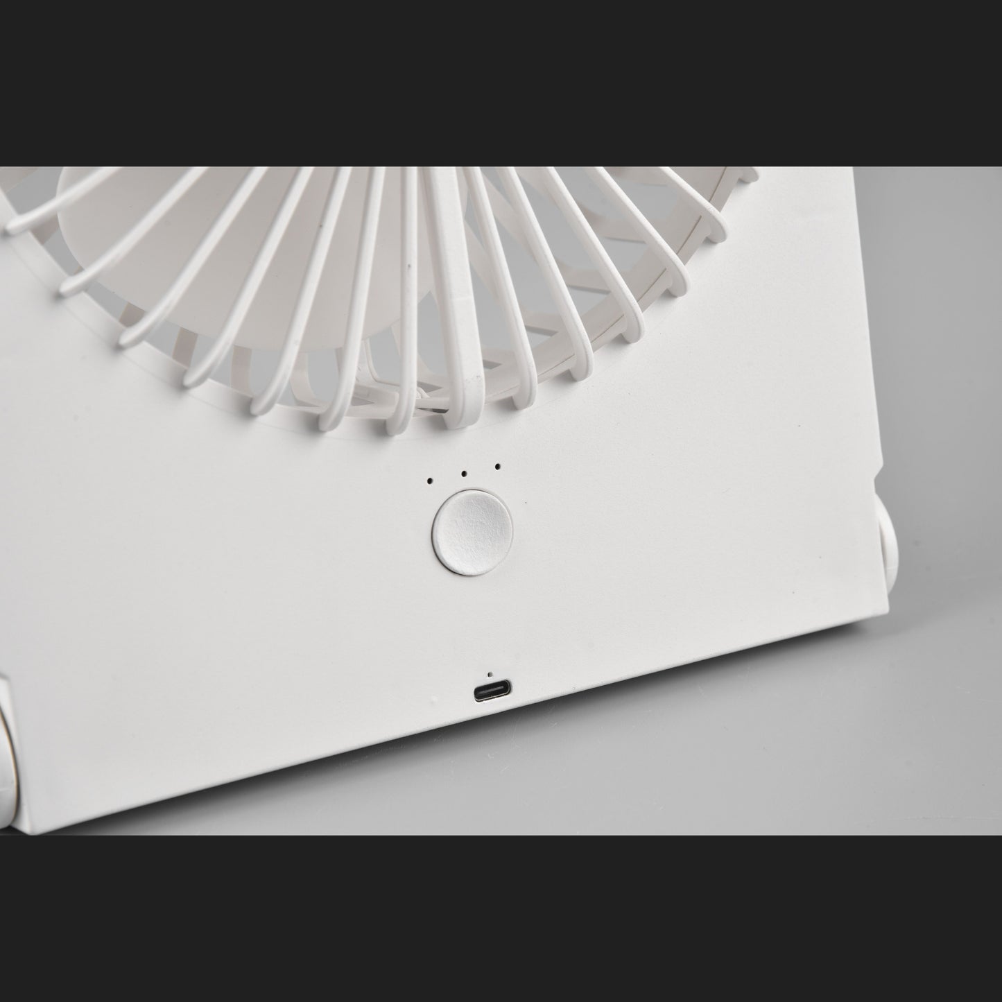 Breezy  - Fan - White - Reality