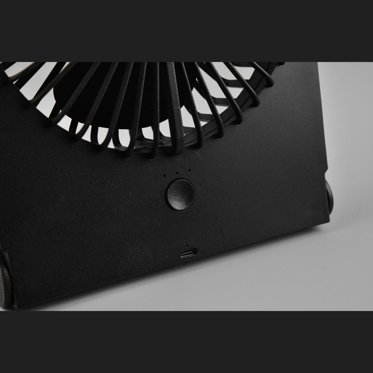 Breezy  - Fan - Black - Reality