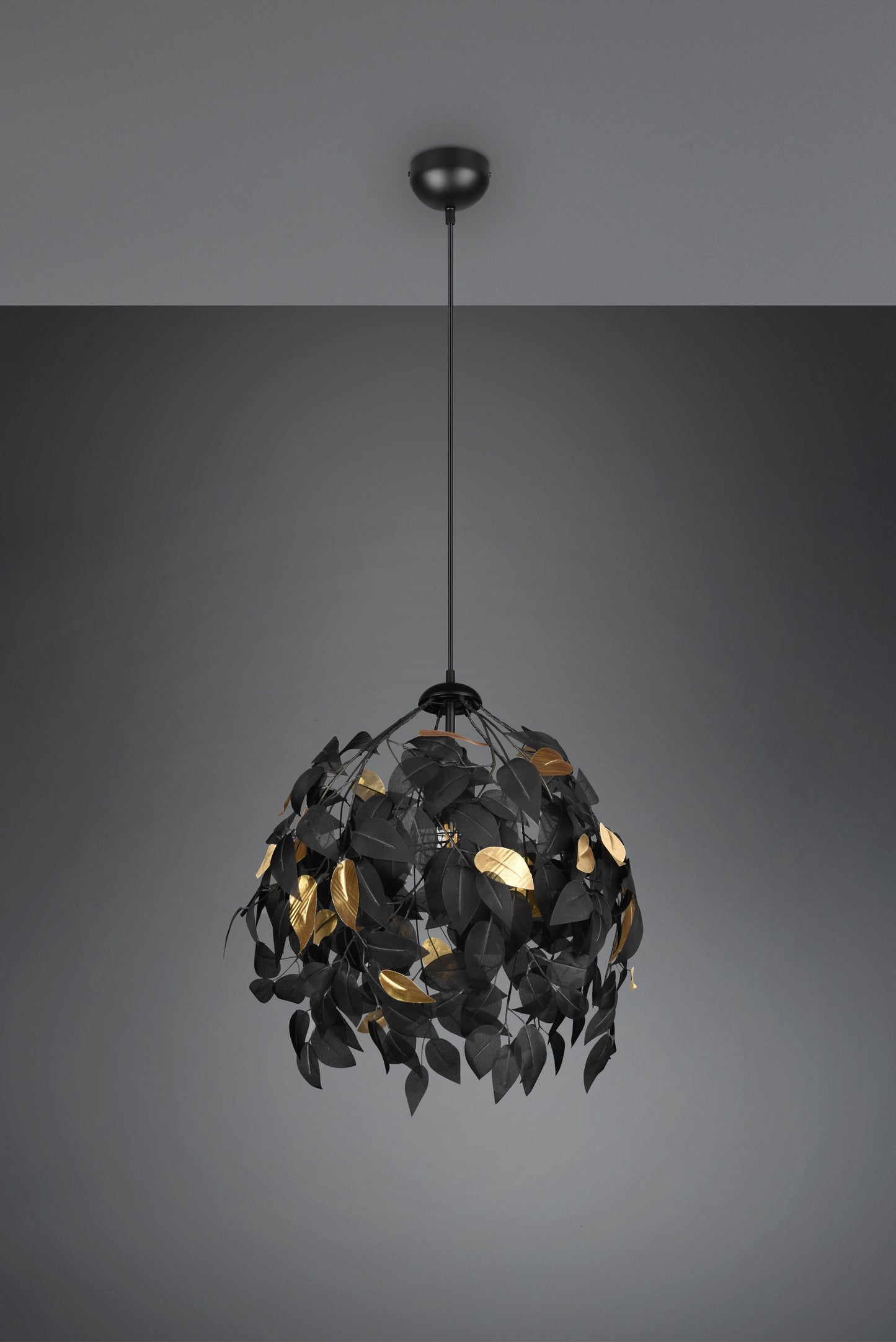 Leavy  - Chandelier - Black - Gold - Reality