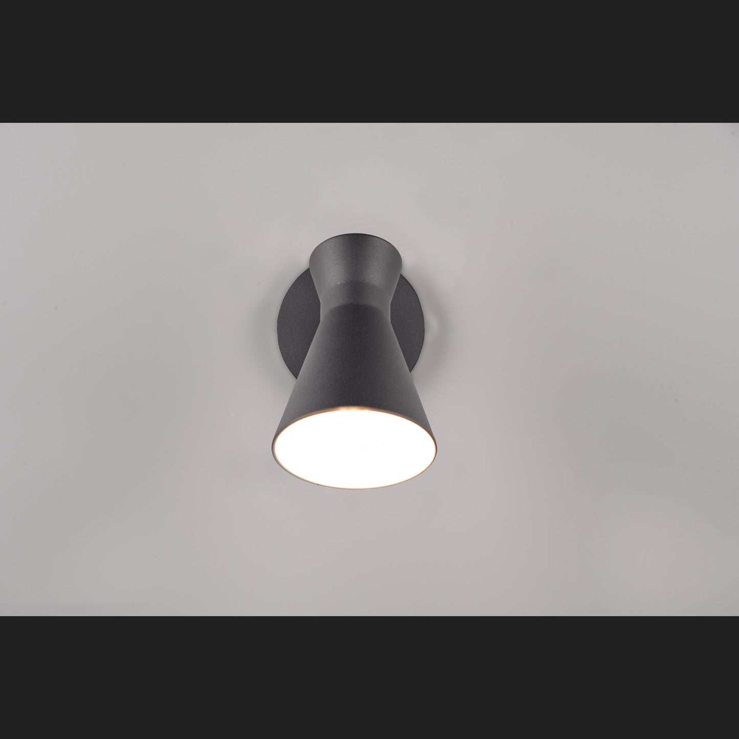 Enzo  - Wall lamp - Black Matt - Reality