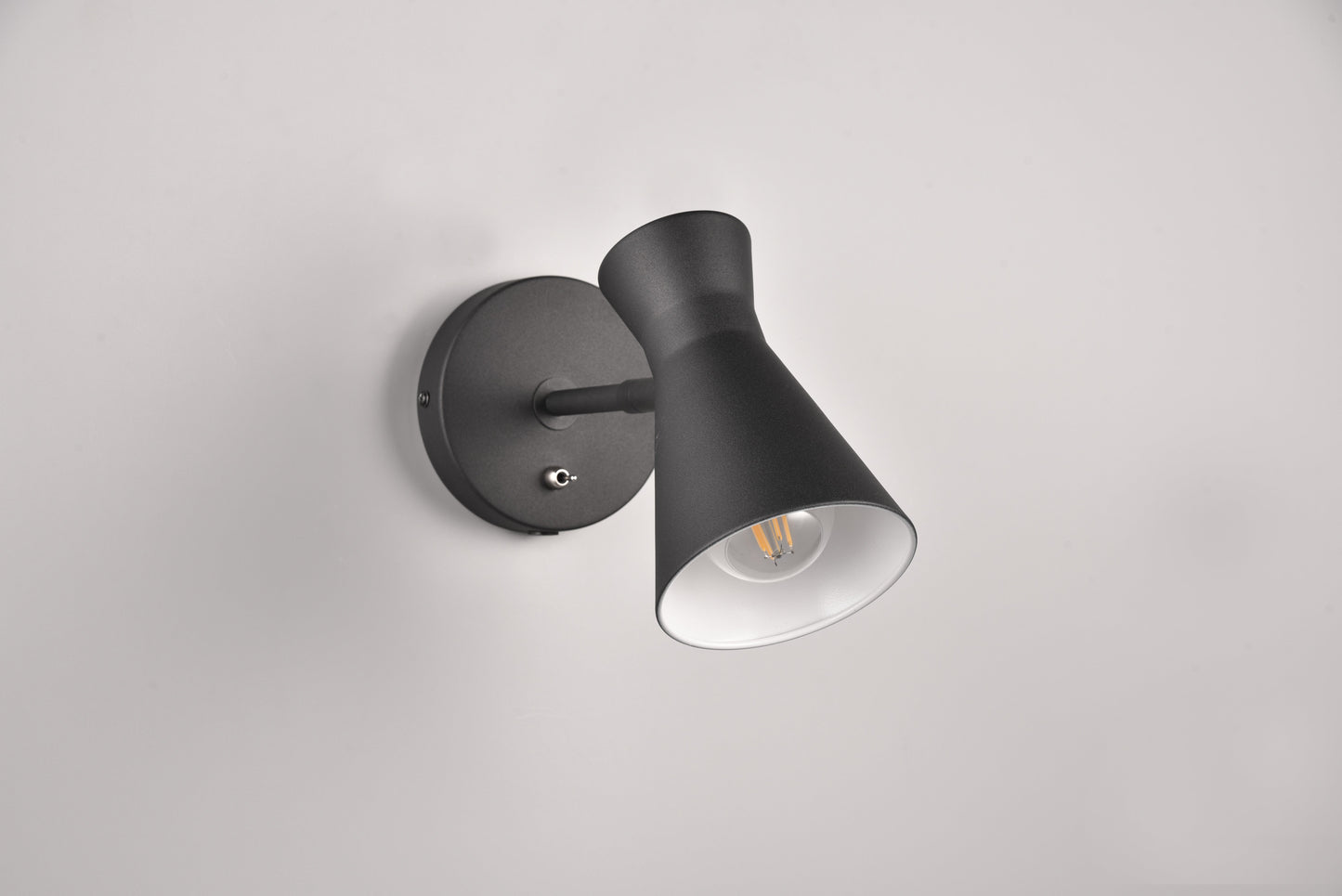 Enzo  - Wall lamp - Black Matt - Reality