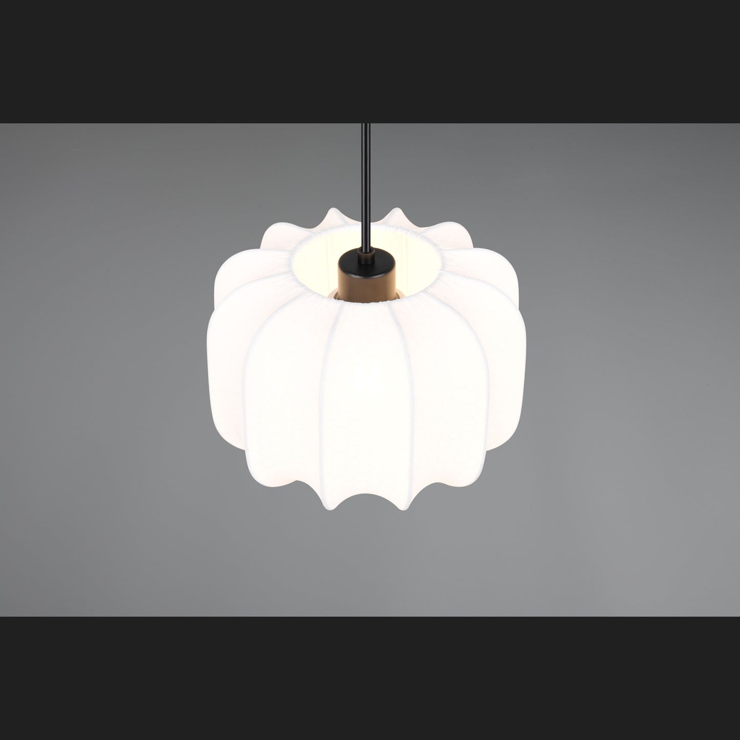 Madeline - Pendant - White - Reality - R31971001