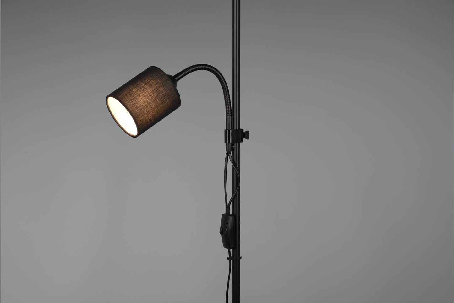 Owen  - Floor lamp - Black - Reality