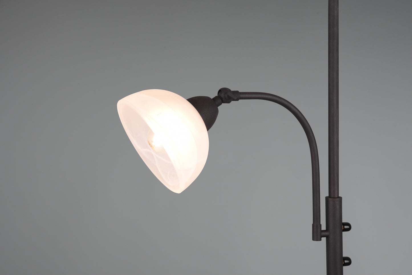 Country  - Floor lamp - Alabaster Coloured - Reality