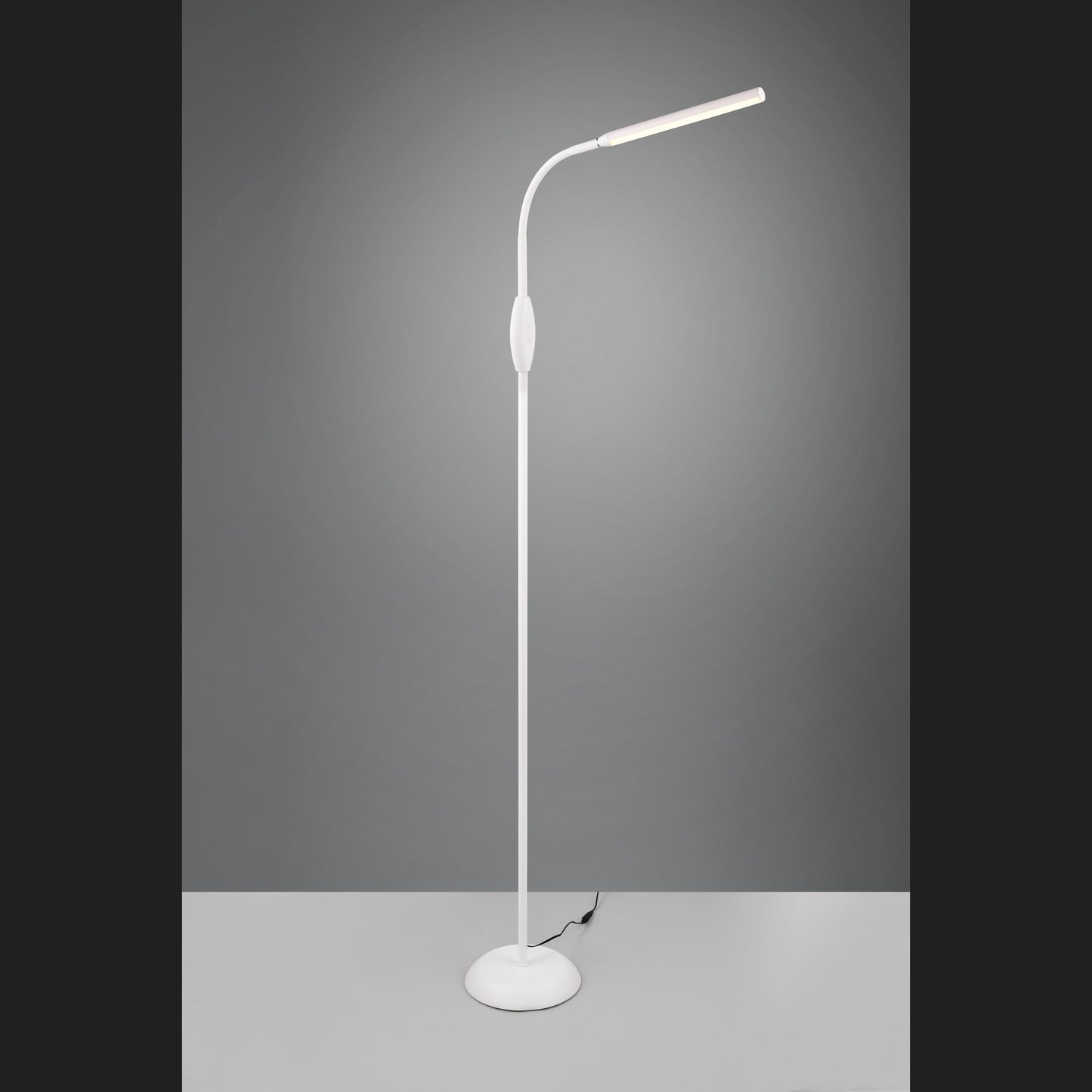 Toro  - Floor lamp - White - Reality