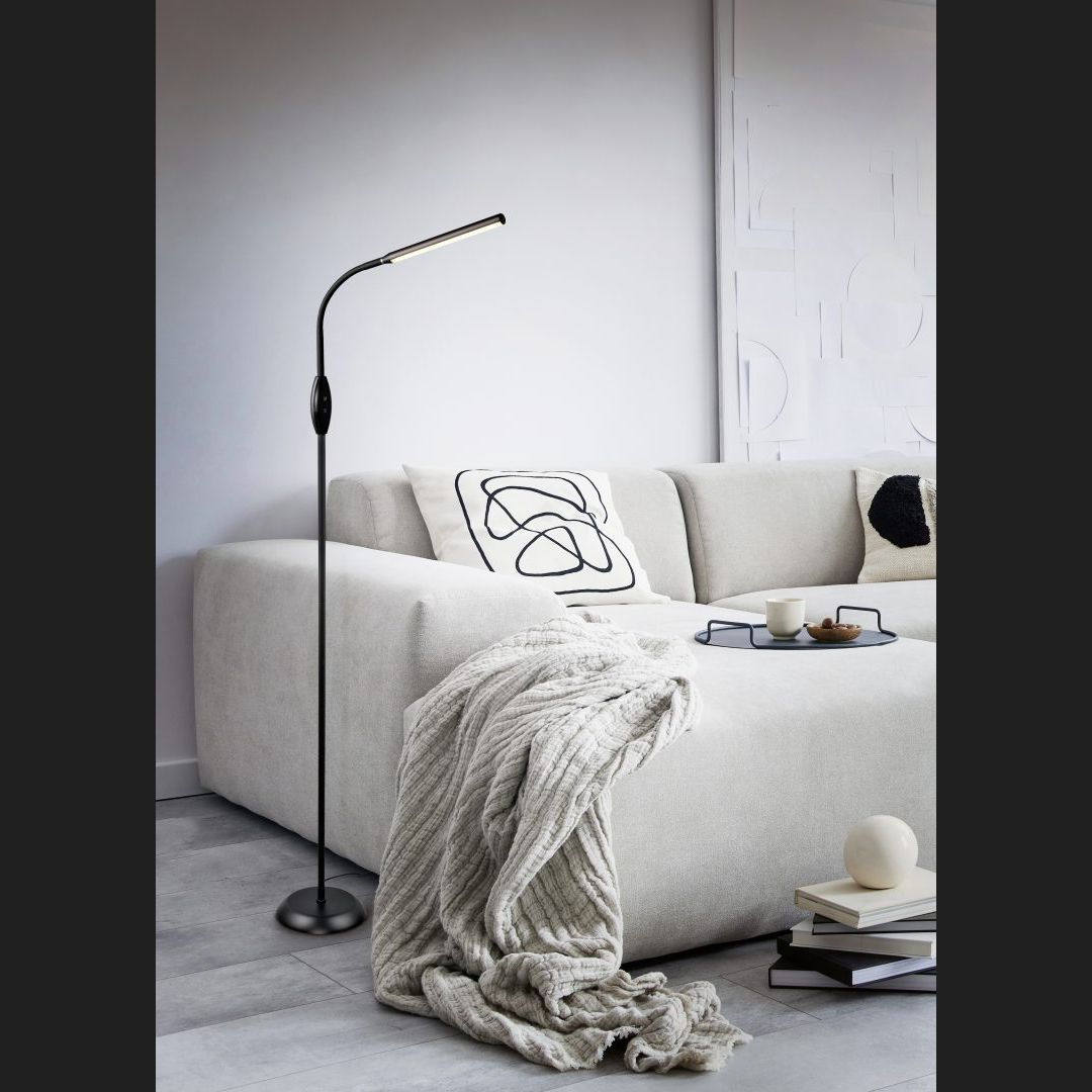 Toro  - Floor lamp - Black - Reality