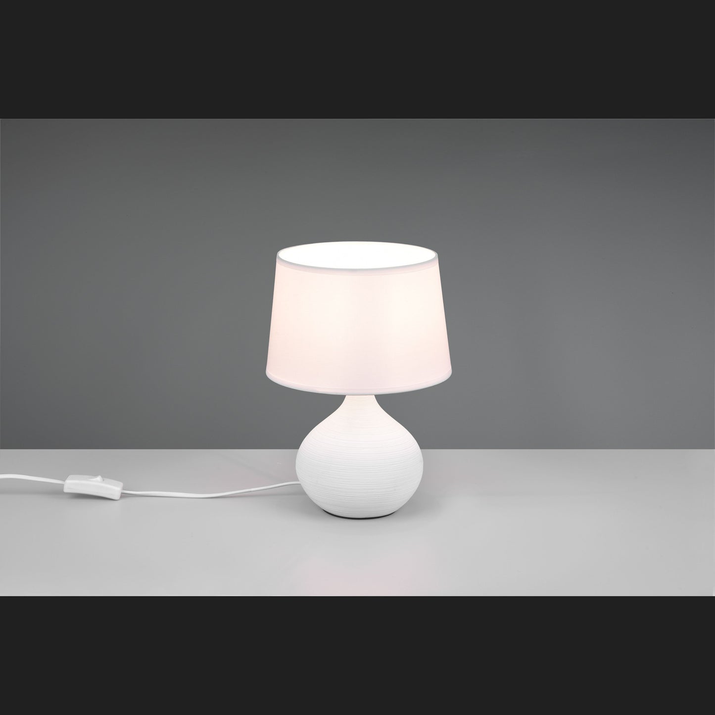 Martin  - Table lamp - White - Reality