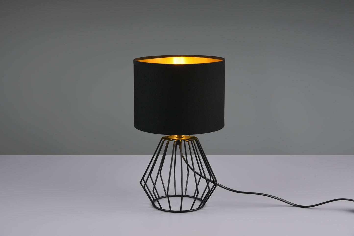 Chuck  - Table lamp - Black - Reality