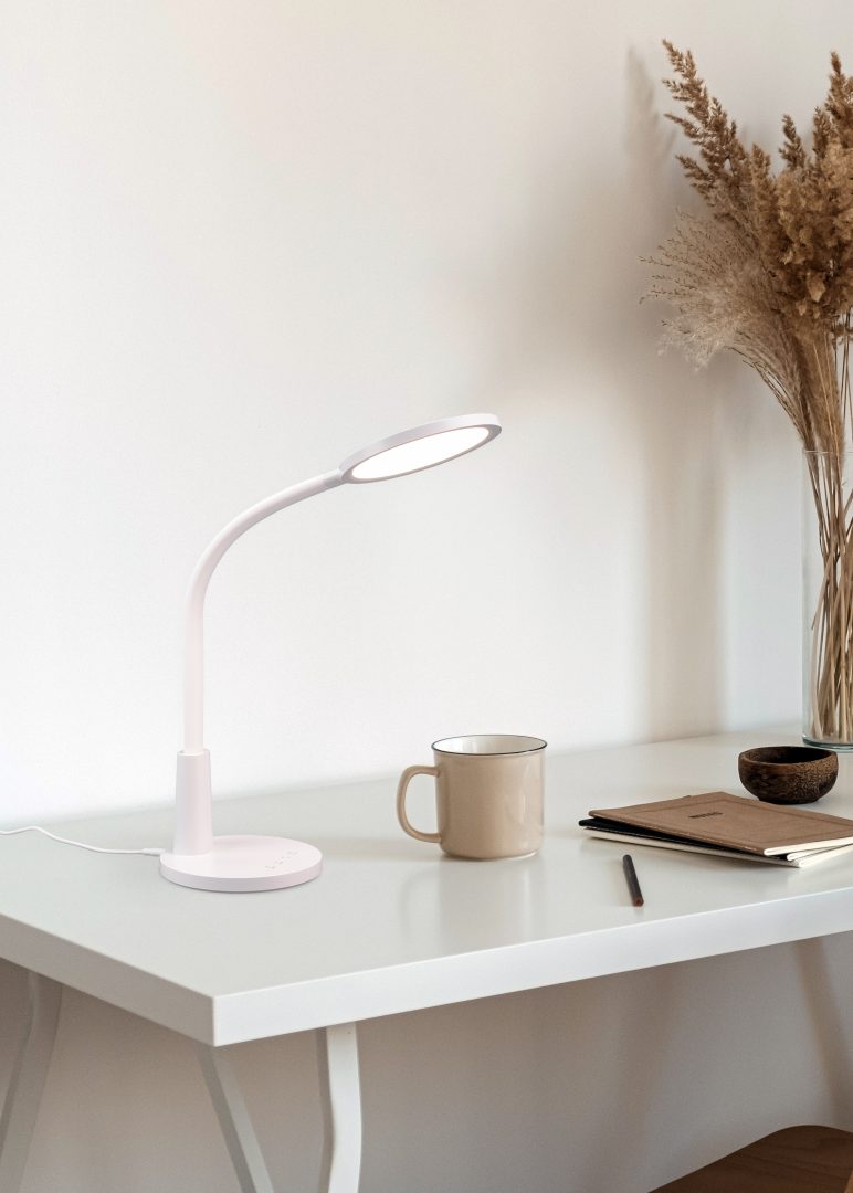 Sally  - Table lamp - White - Reality