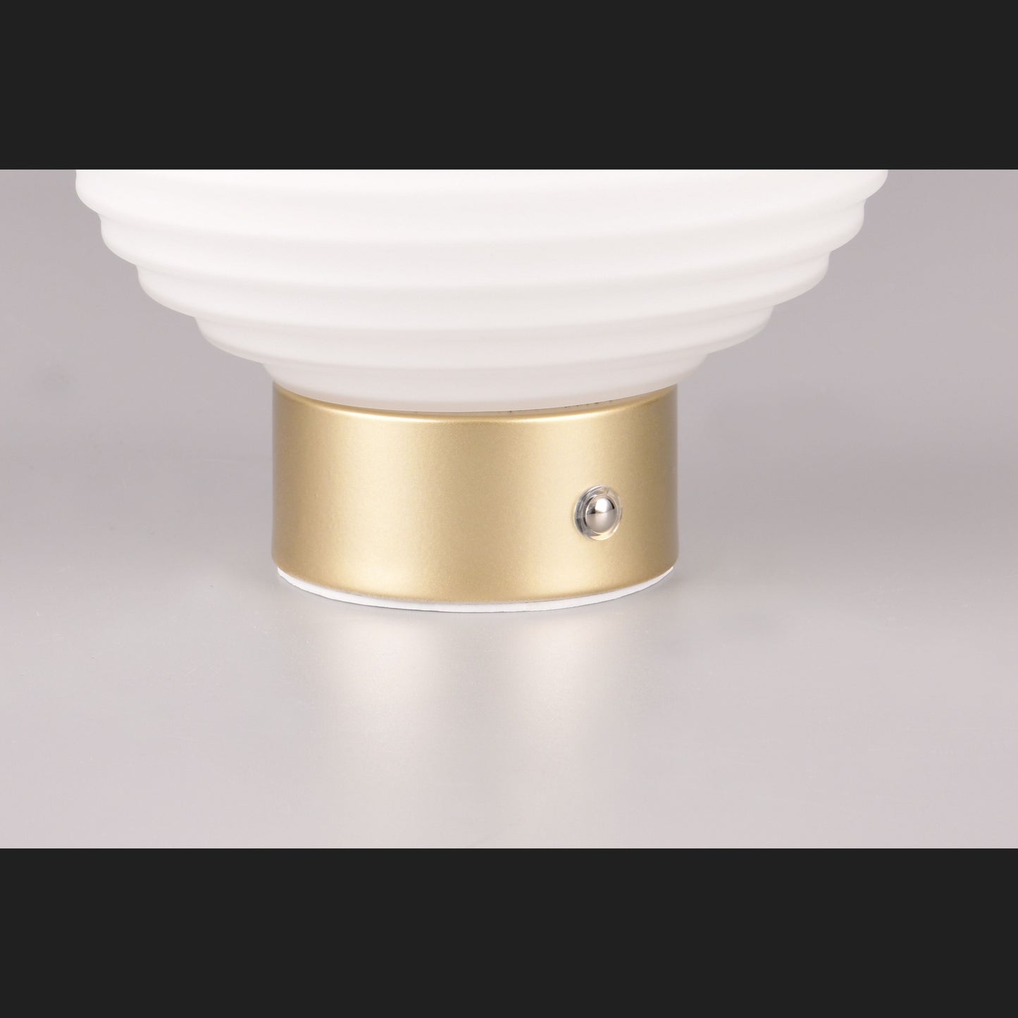 Earl  - Table lamp - White Matt - Reality