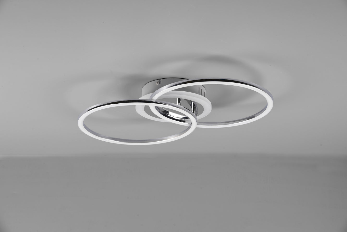 Venida  - Ceiling lamp - Chrome - Reality