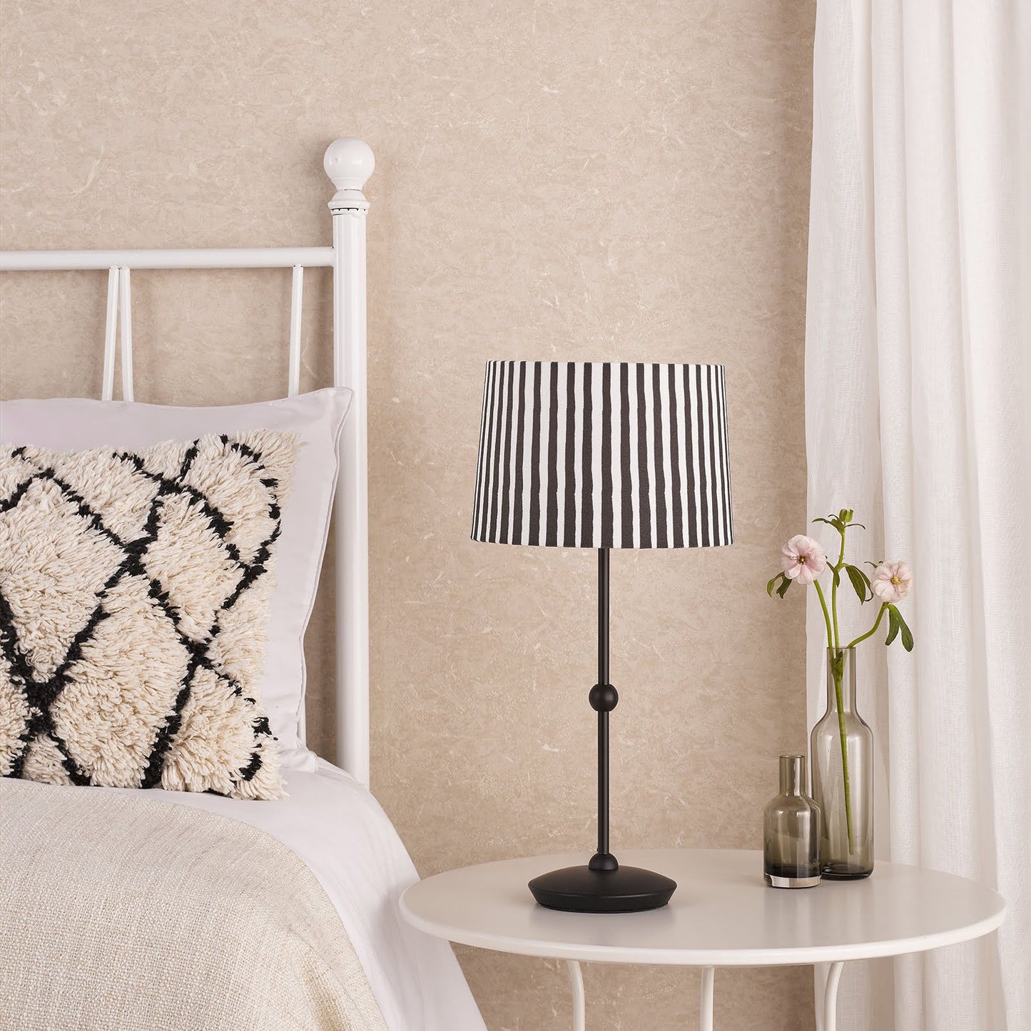 Sosa Table Lamp Matt Black With Shade