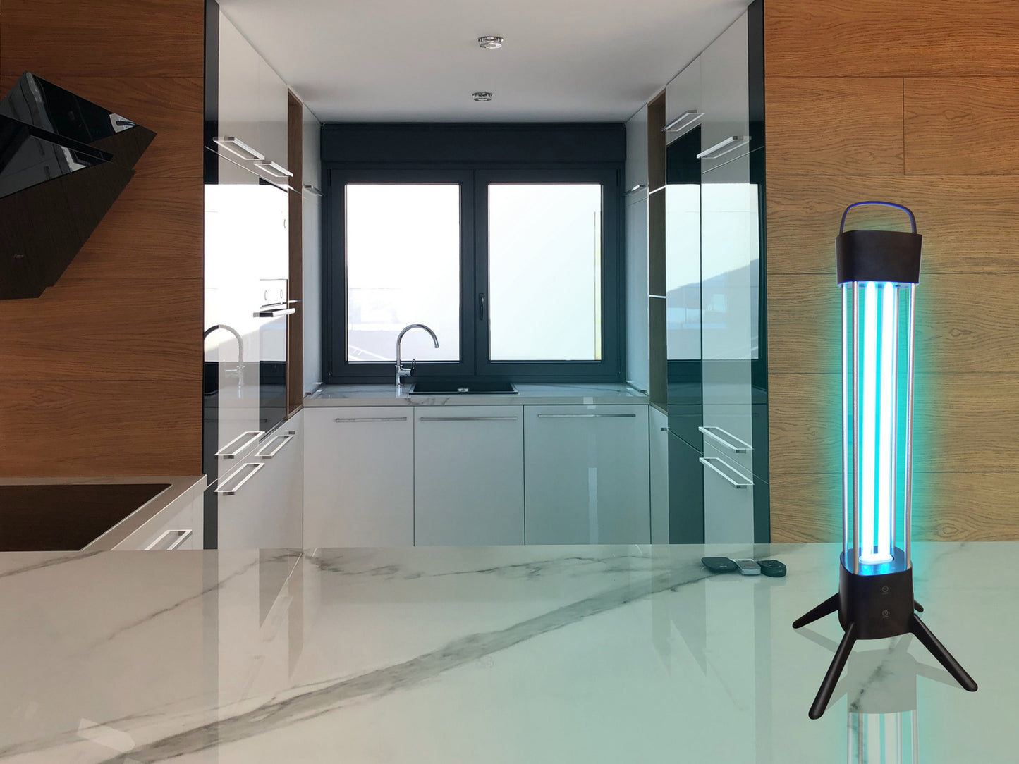 Cidal 36W UV-C Germicidal Table Lamp c / w Philips Lamp, TO BE USED IN VACATED ROOMS ONLY by Mantra