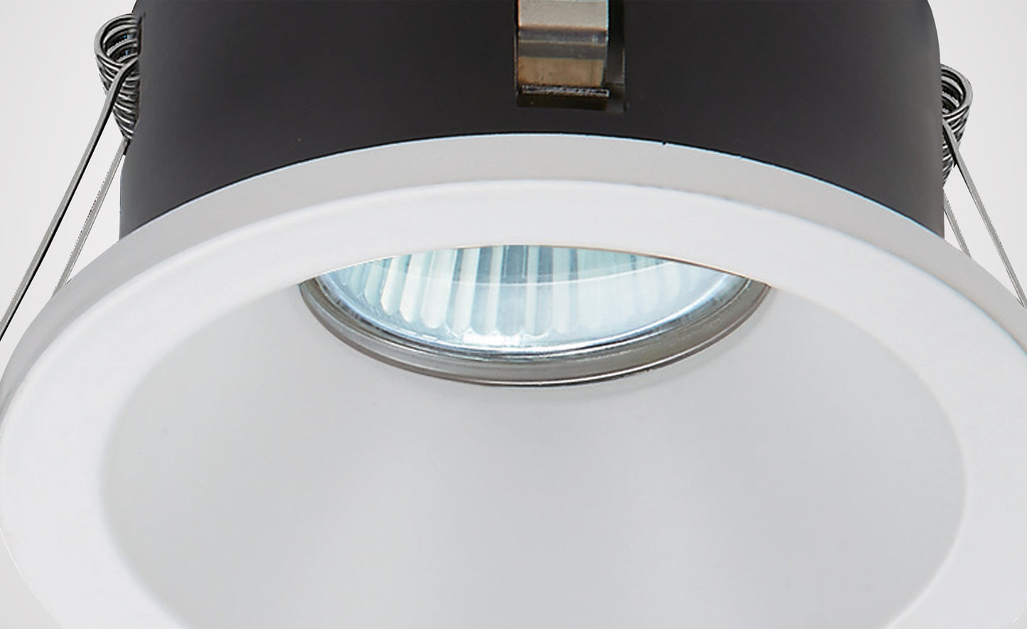 Comfort GU10 Downlight Round, 1 x GU10 (Max 12W), IP54, Matt White, Cut Out: 75mm, 2yrs Warranty, Lampholder Included by Mantra