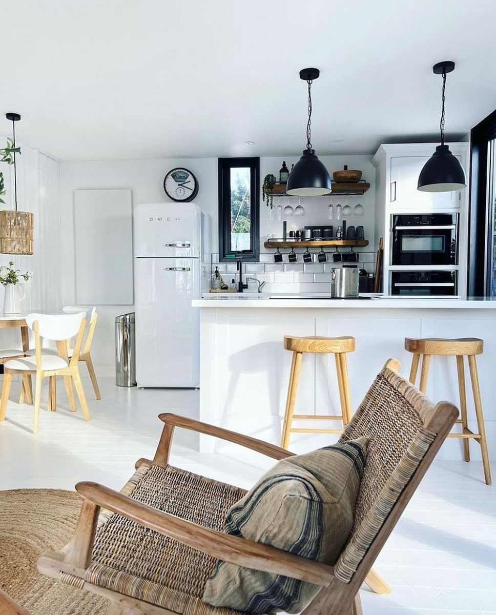 Oxford Vintage Pendant Light in Matt Black