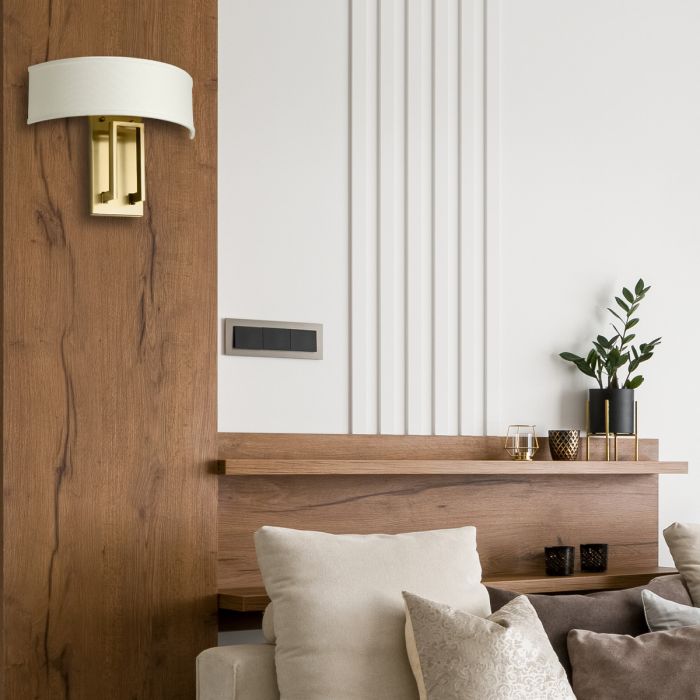 Hampton 2 lt Wall Light - Brushed Brass