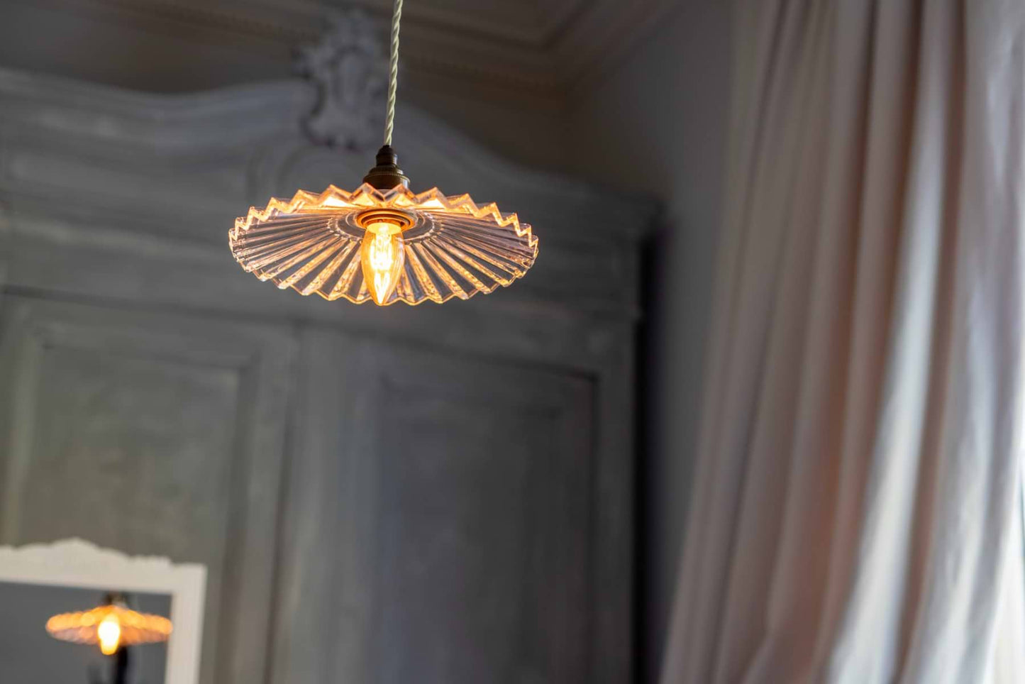 Fluted Fan Glass Pendant Light