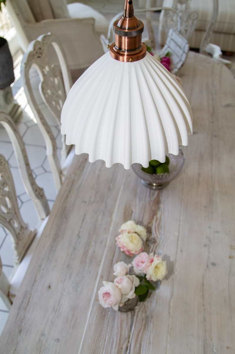 Scallop Shell Surf White Pendant Light