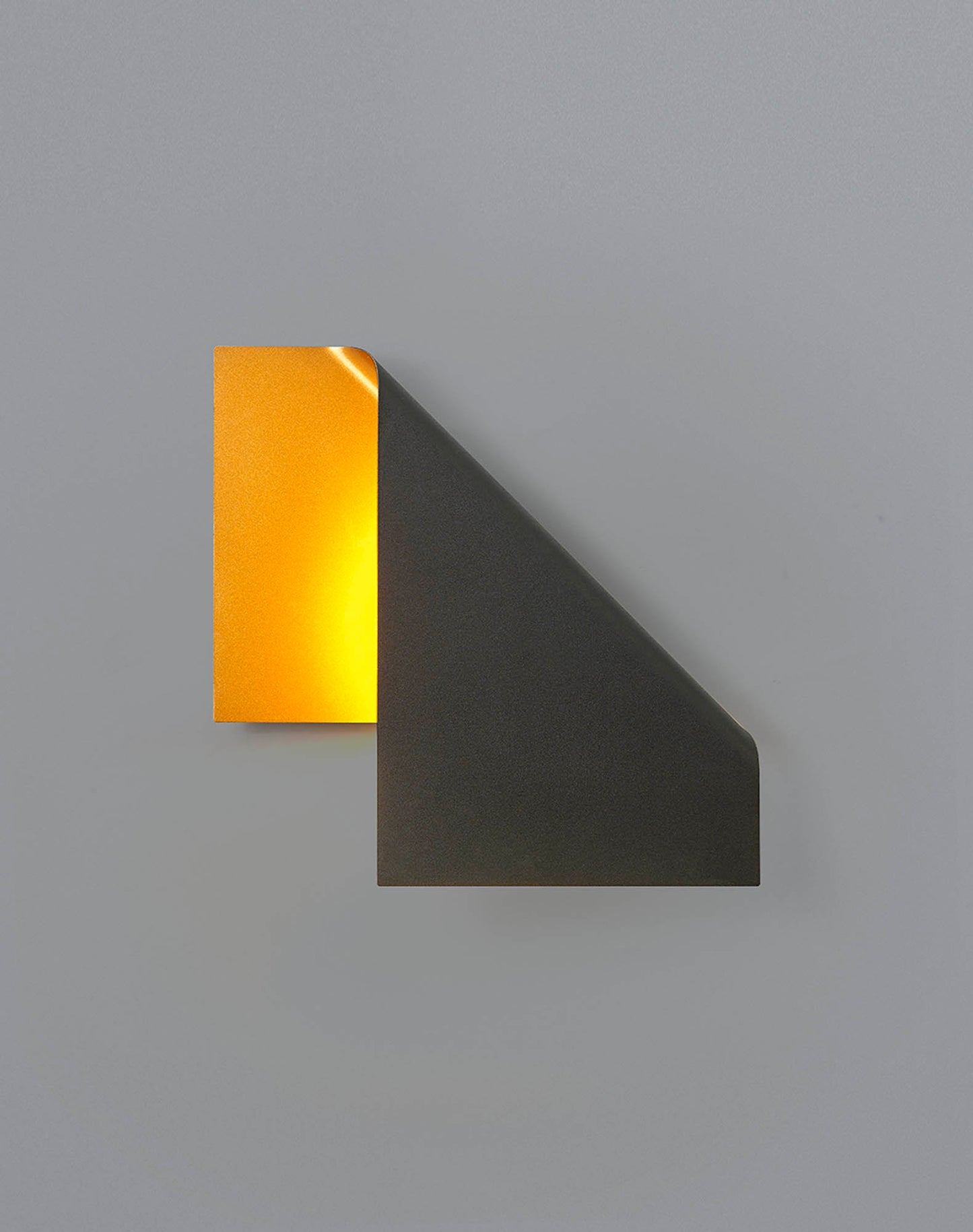 Luppi Wall Light, 1 x GX53 (Max 15W, Not Included), Black/Gold by Mantra