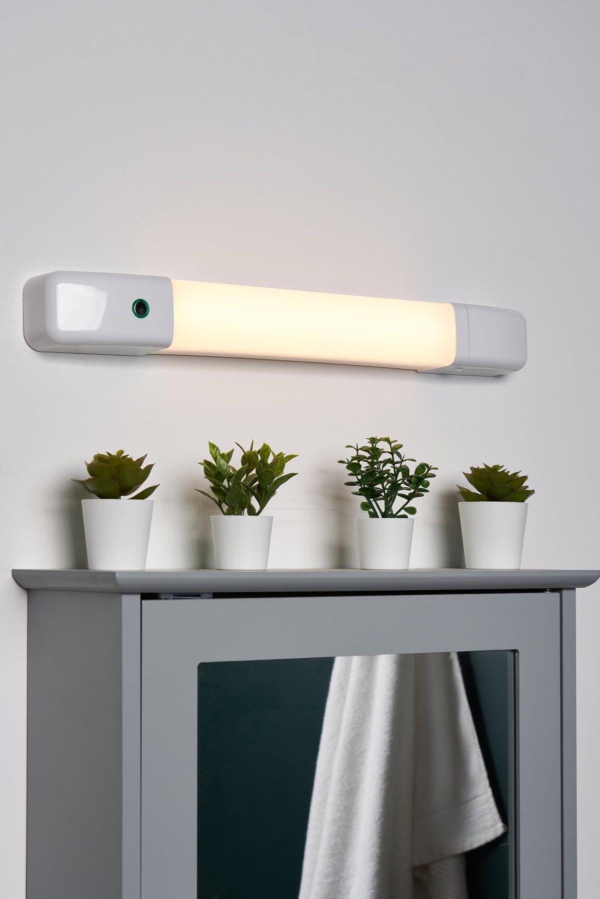 10w LED Shaver Light 3xCCT/Dim IP44 White