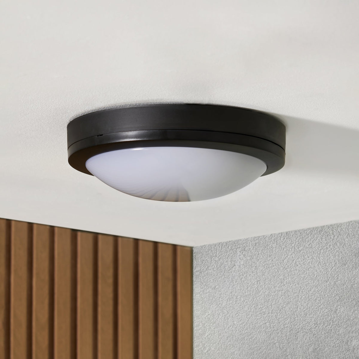 Zien Bulkhead Outdoor Wall Light 12W Black