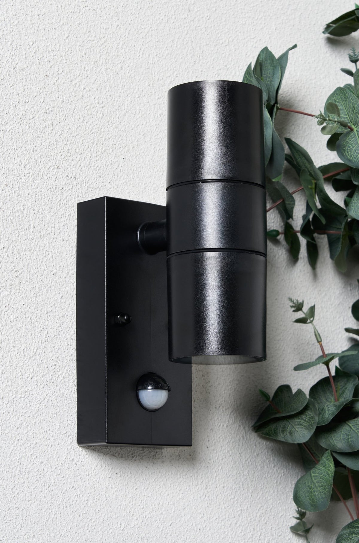 Neso up/down wall light with PIR