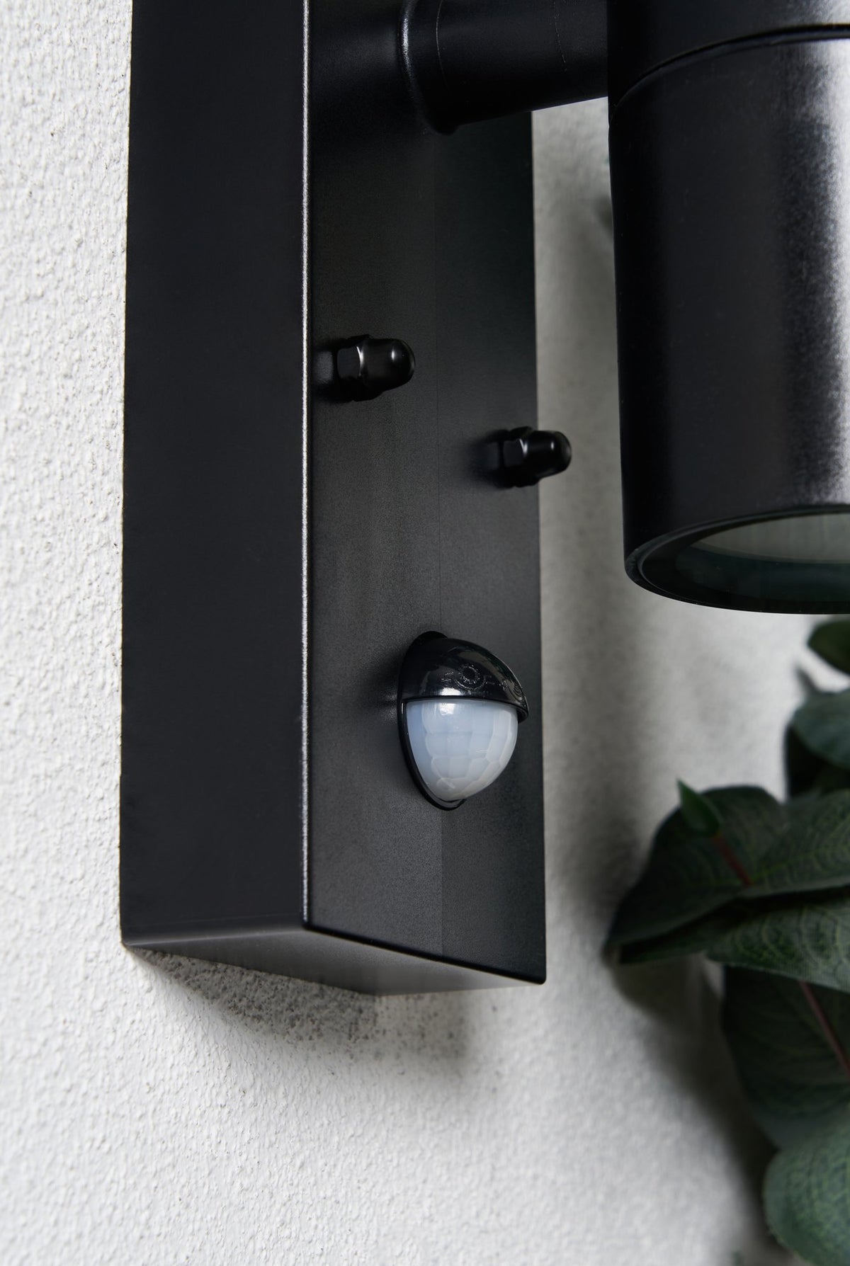 Neso up/down wall light with PIR