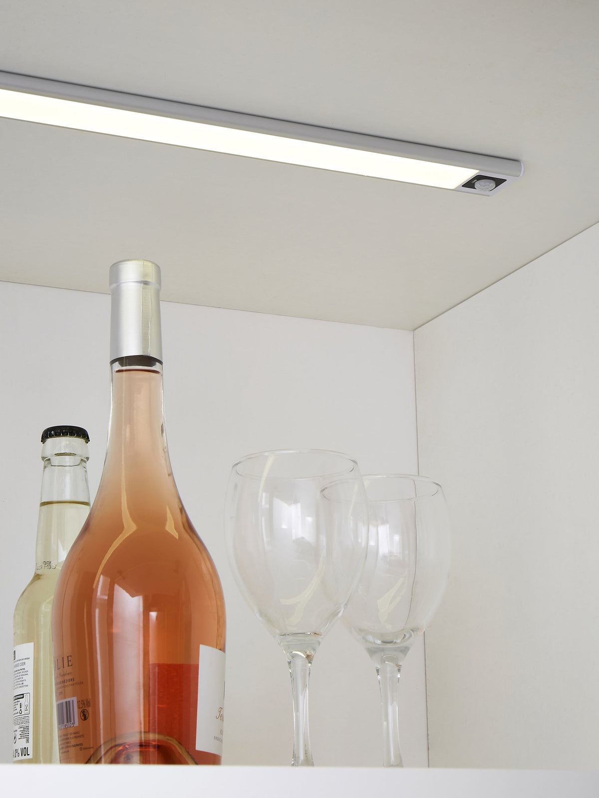 Ligero 2w Flat Rechargeable Cabinet Light with PIR Sensor