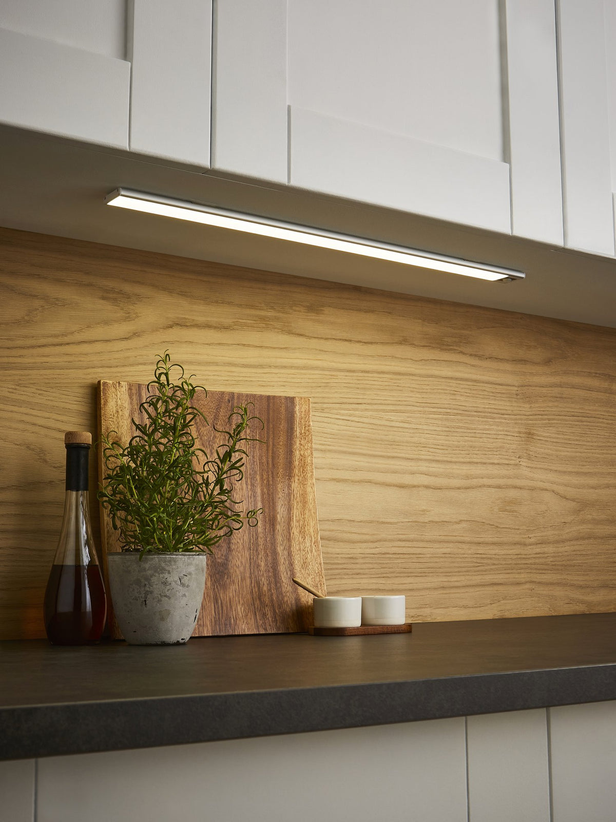 Ligero 3w Flat Rechargeable Cabinet Light with PIR Sensor