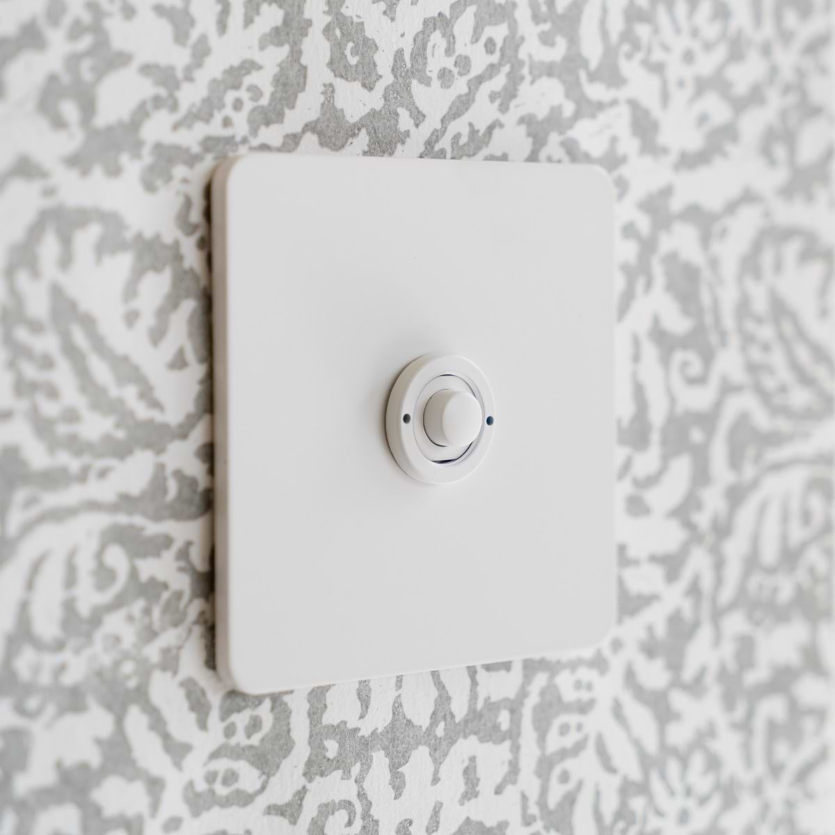Soho Lighting White Metal 1 Gang 6A Push Button Dimmer Switch