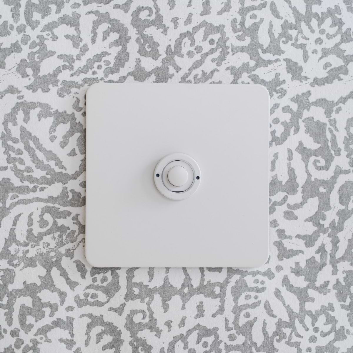 Soho Lighting White Metal 1 Gang 6A Push Button Dimmer Switch