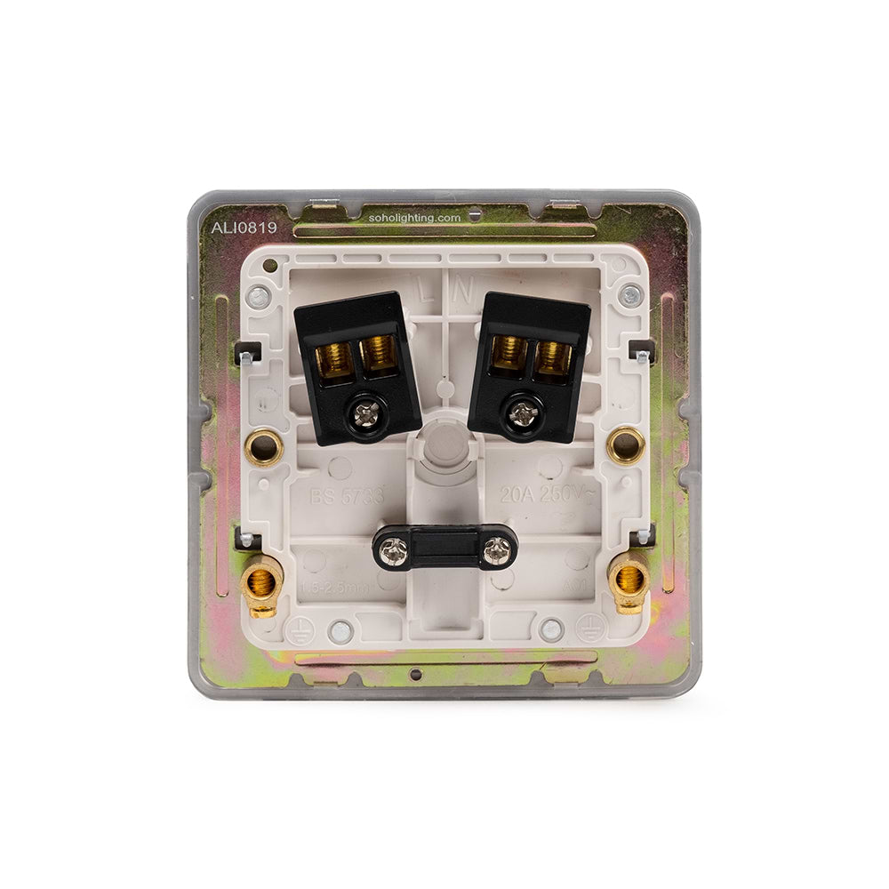 The Eldon Collection White Metal Flat Plate 20A Flex Outlet Wht Ins Screwless