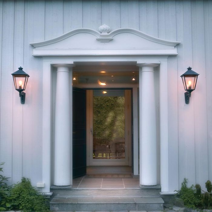 Turin Grande 1 Light Up Wall Lantern - Black