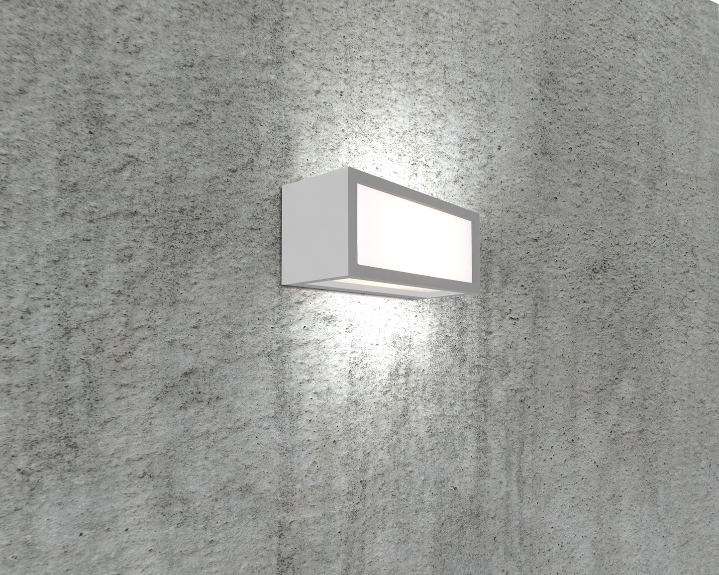 Utah Wall Lamp, 1 Light E27, IP65, White, 2yrs Warranty by Mantra