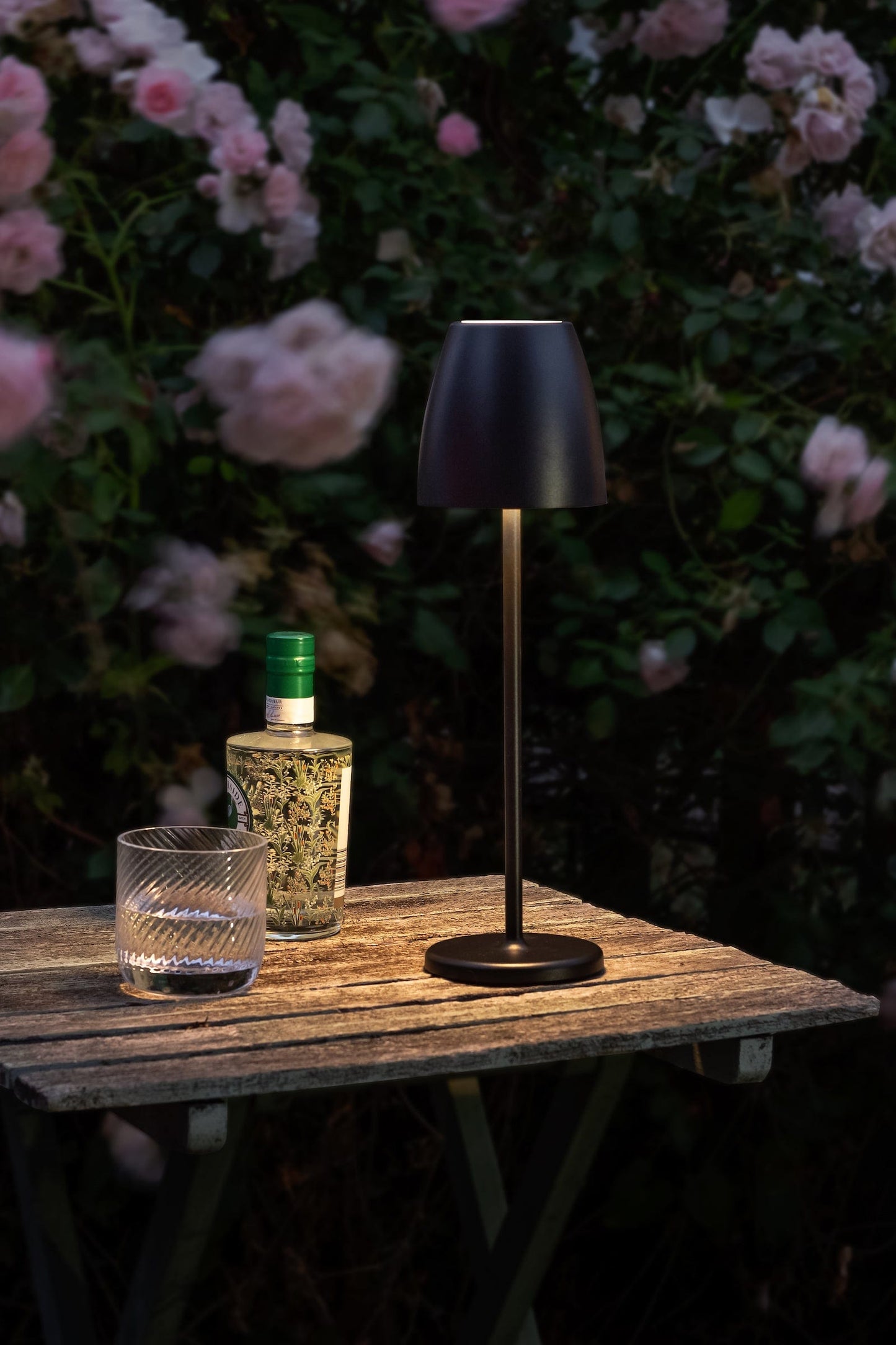 dar lighting Munich Rechargeable Outdoor Table Lamp IP54 MUN4222