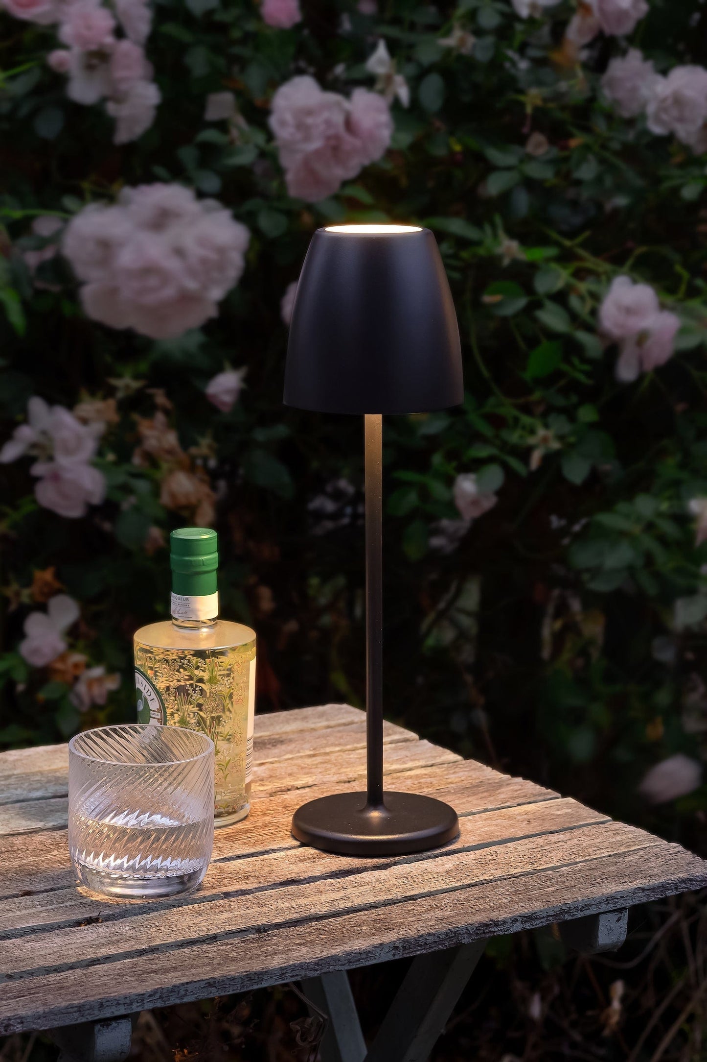 dar lighting Munich Rechargeable Outdoor Table Lamp IP54 MUN4222